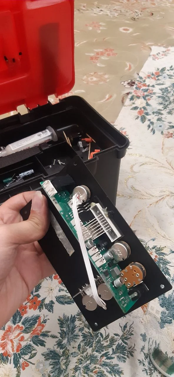 تست عملکرد برد اسپیکر بلوتوث پس از تعمیر