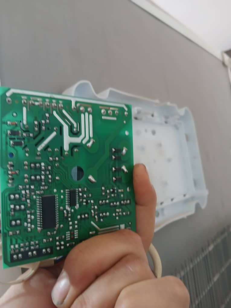 تعمیر قطعات برد یخچال ال جی در اردبیل